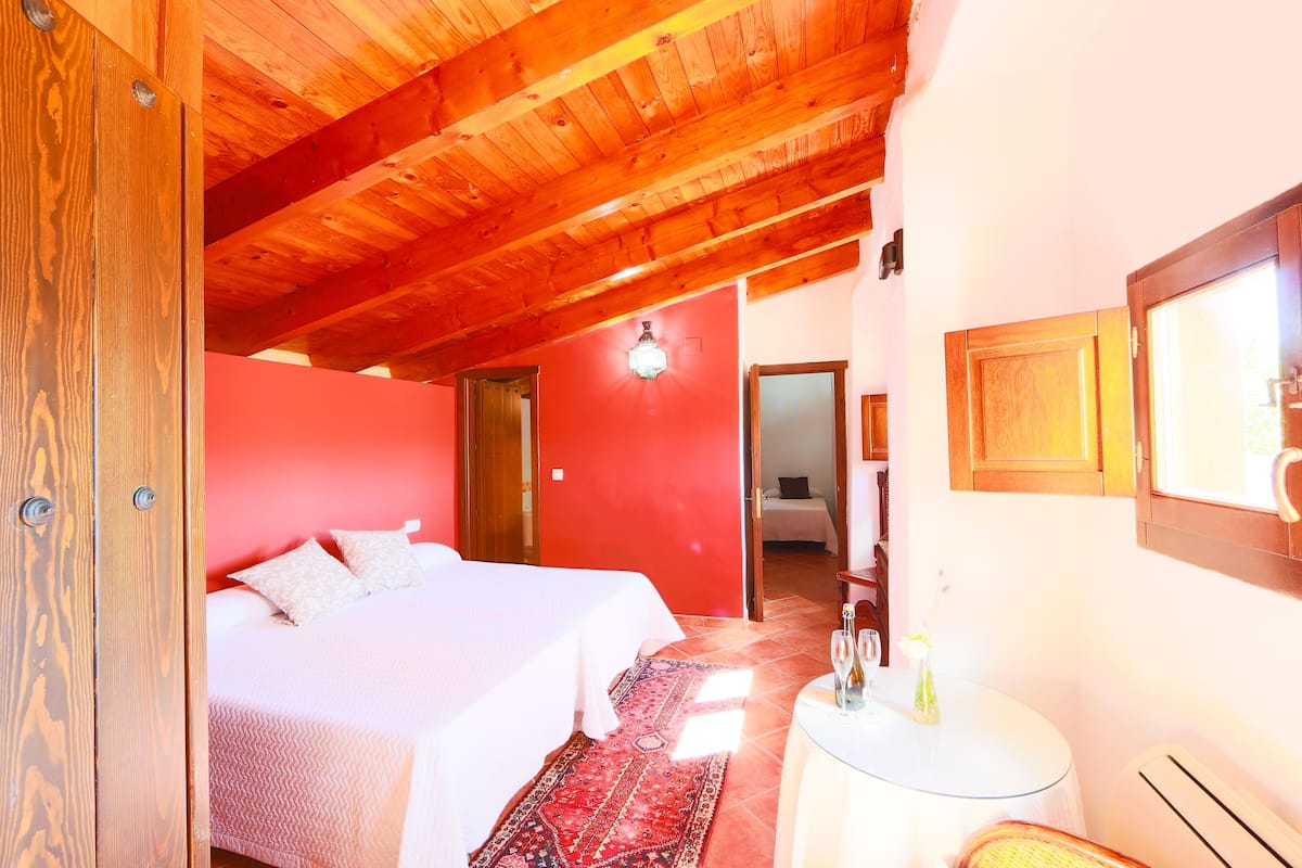Quadruple Room | Individually decorated, desk, free WiFi, bed sheets