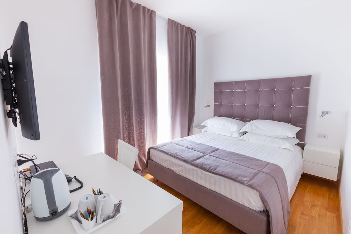 Classic Double Room | Egyptian cotton sheets, premium bedding, down duvets