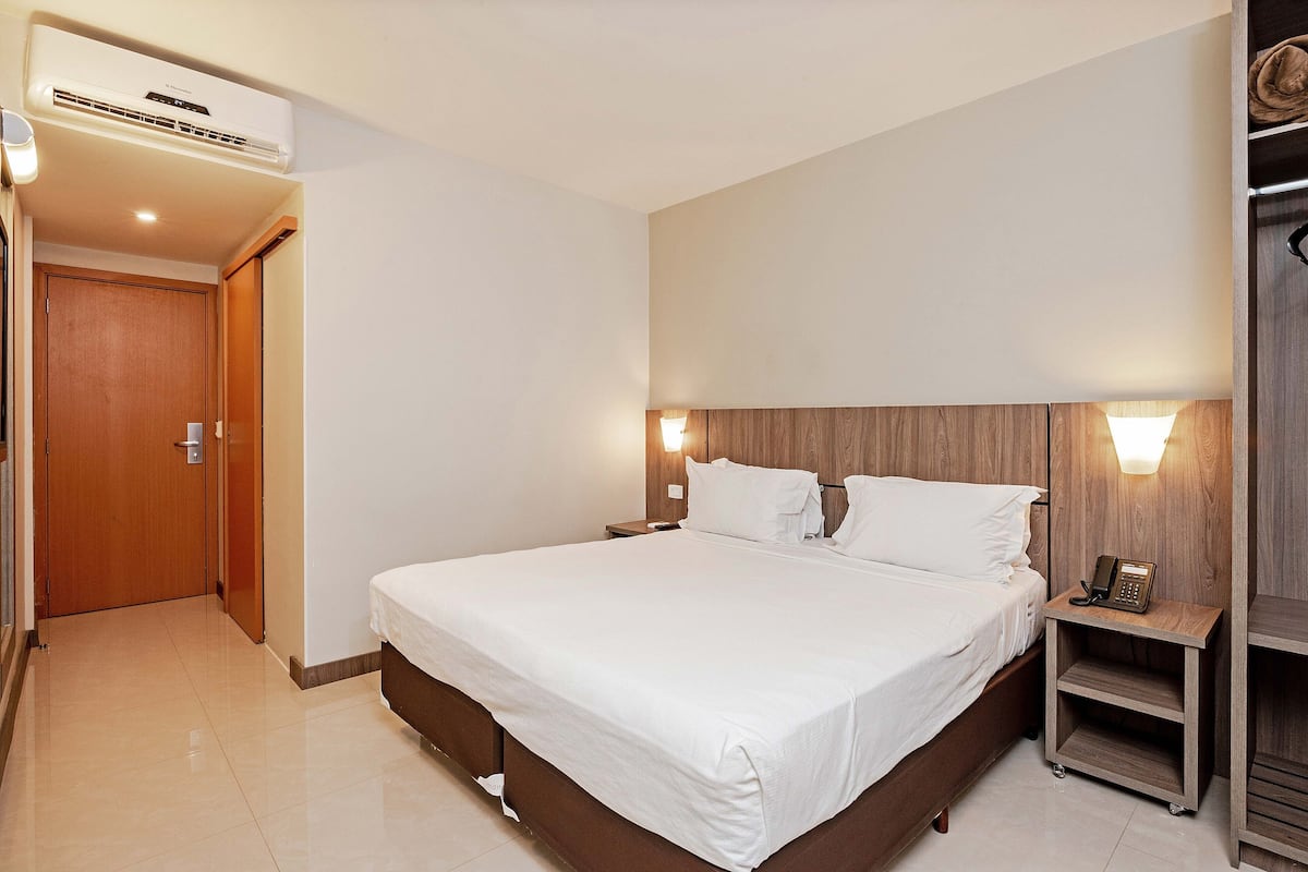 Standard Casal | Minibar, caja de seguridad en la habitación y escritorio