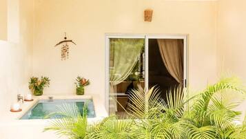 Premium Room, 1 King Bed, Hot Tub, Pool View | Terrace/patio