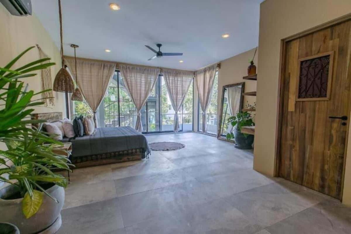 Superior Apartment | In-room safe, free WiFi, bed sheets