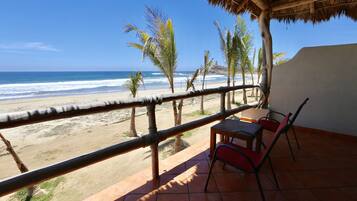 Two bedroom Ocean Front | Vista desde la habitación