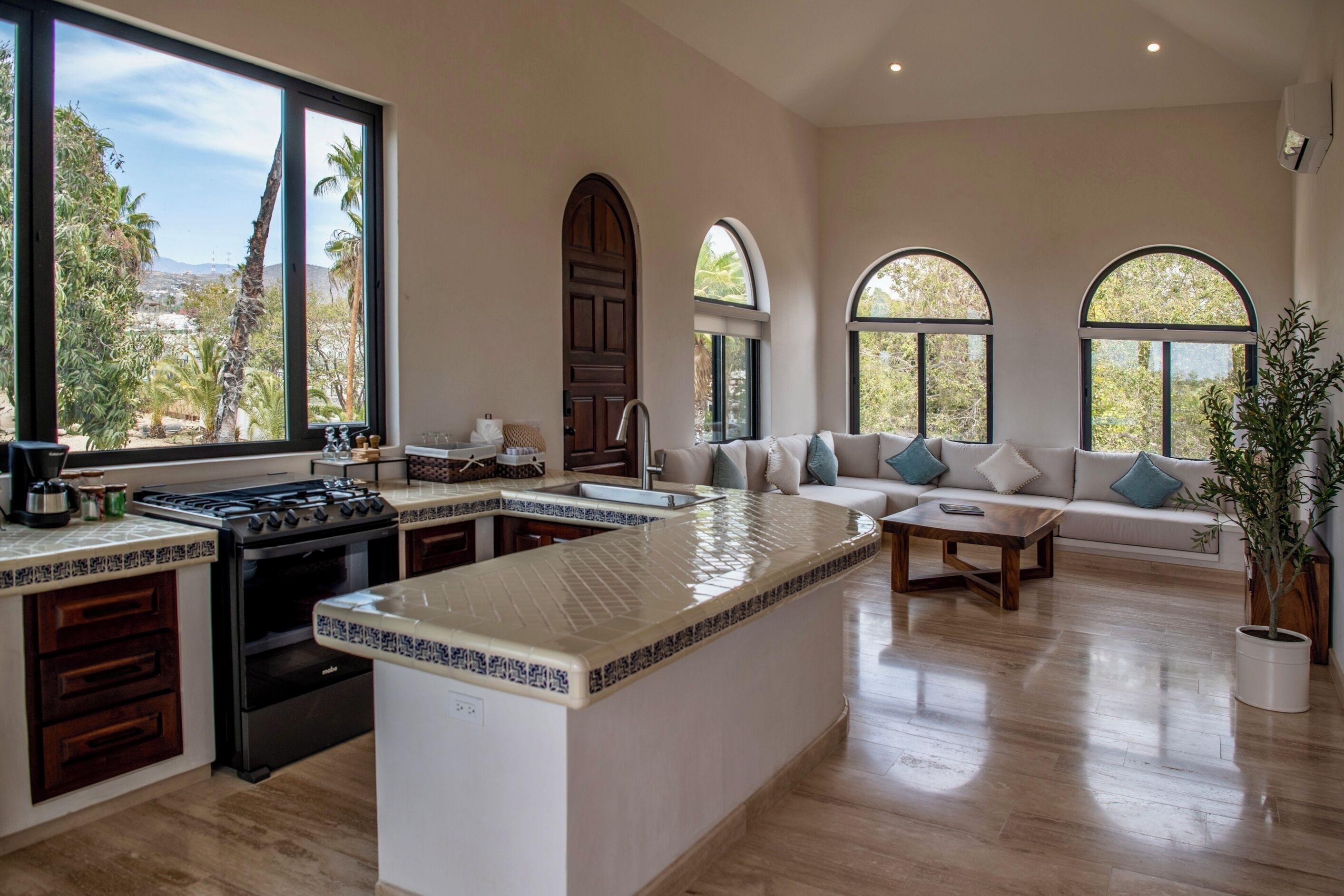 Luxury Suite | Living area | Flat-screen TV, DVD player