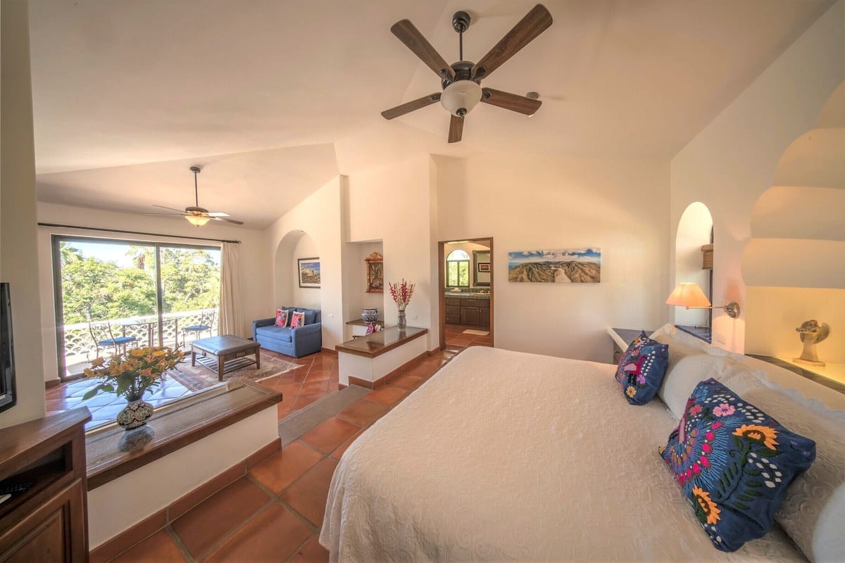 Suite Santa Clara | 1 bedroom, in-room safe, blackout drapes, soundproofing