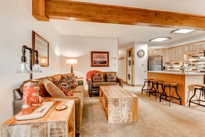 40-inch flat-screen TV with cable channels, TV, fireplace - Sawmill Creek Condos by Ski Country Resorts (Breckenridge)