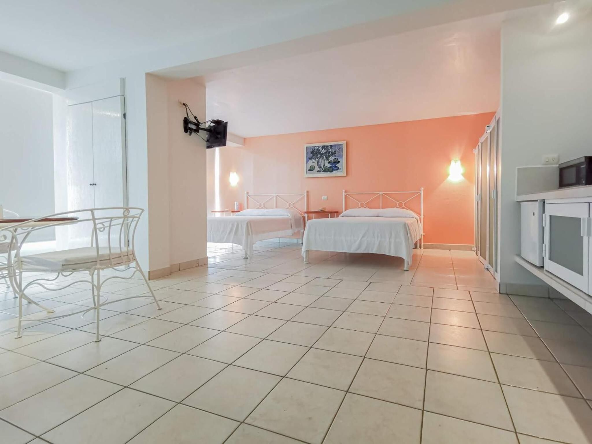 in-room safe, free wifi