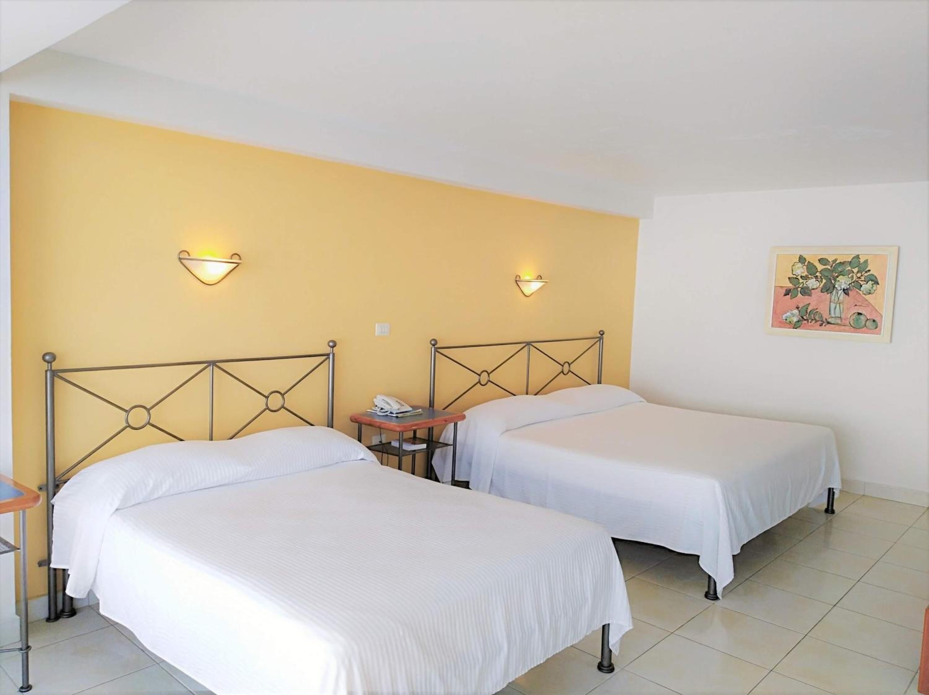 in-room safe, free wifi