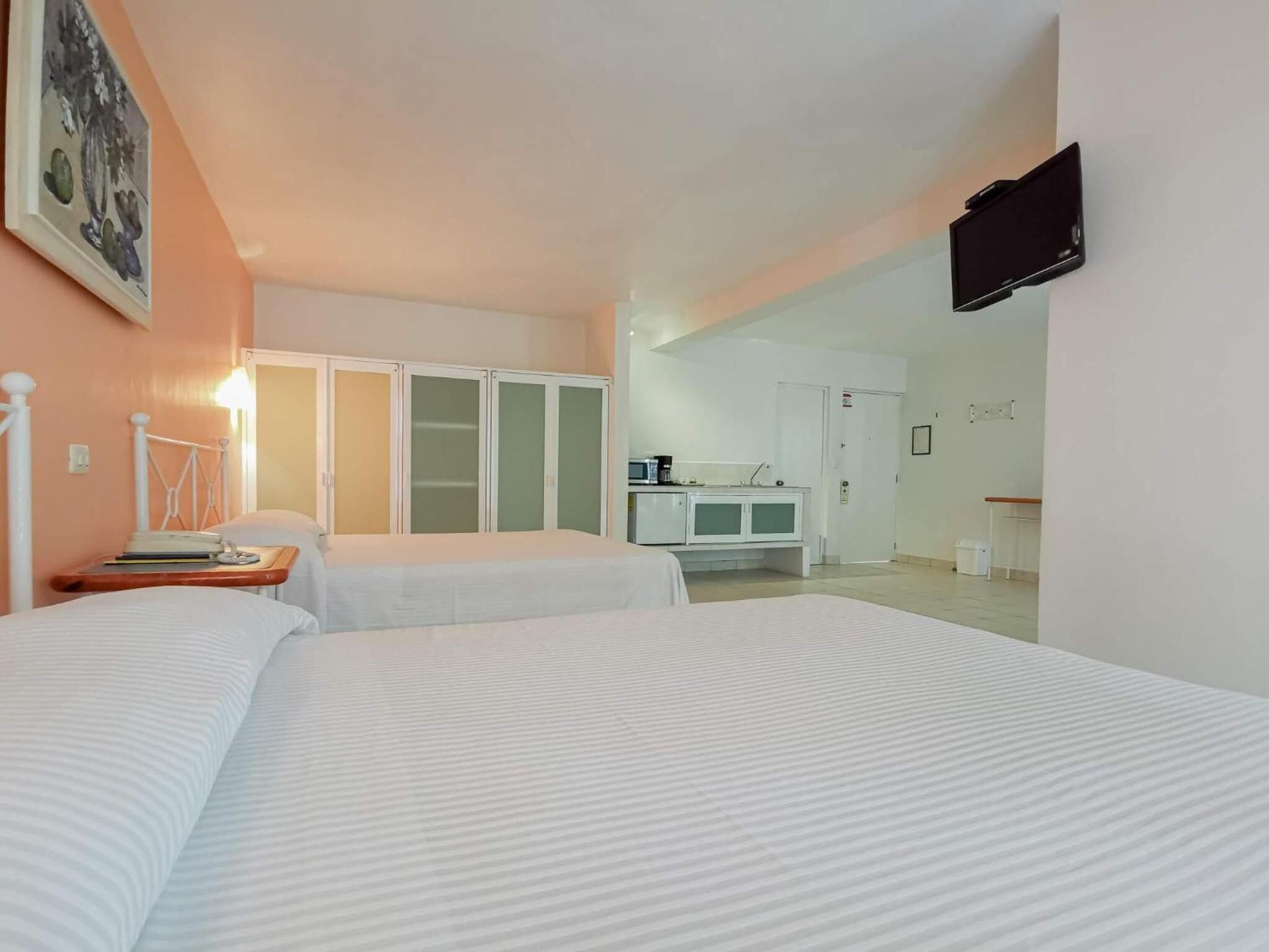 in-room safe, free wifi