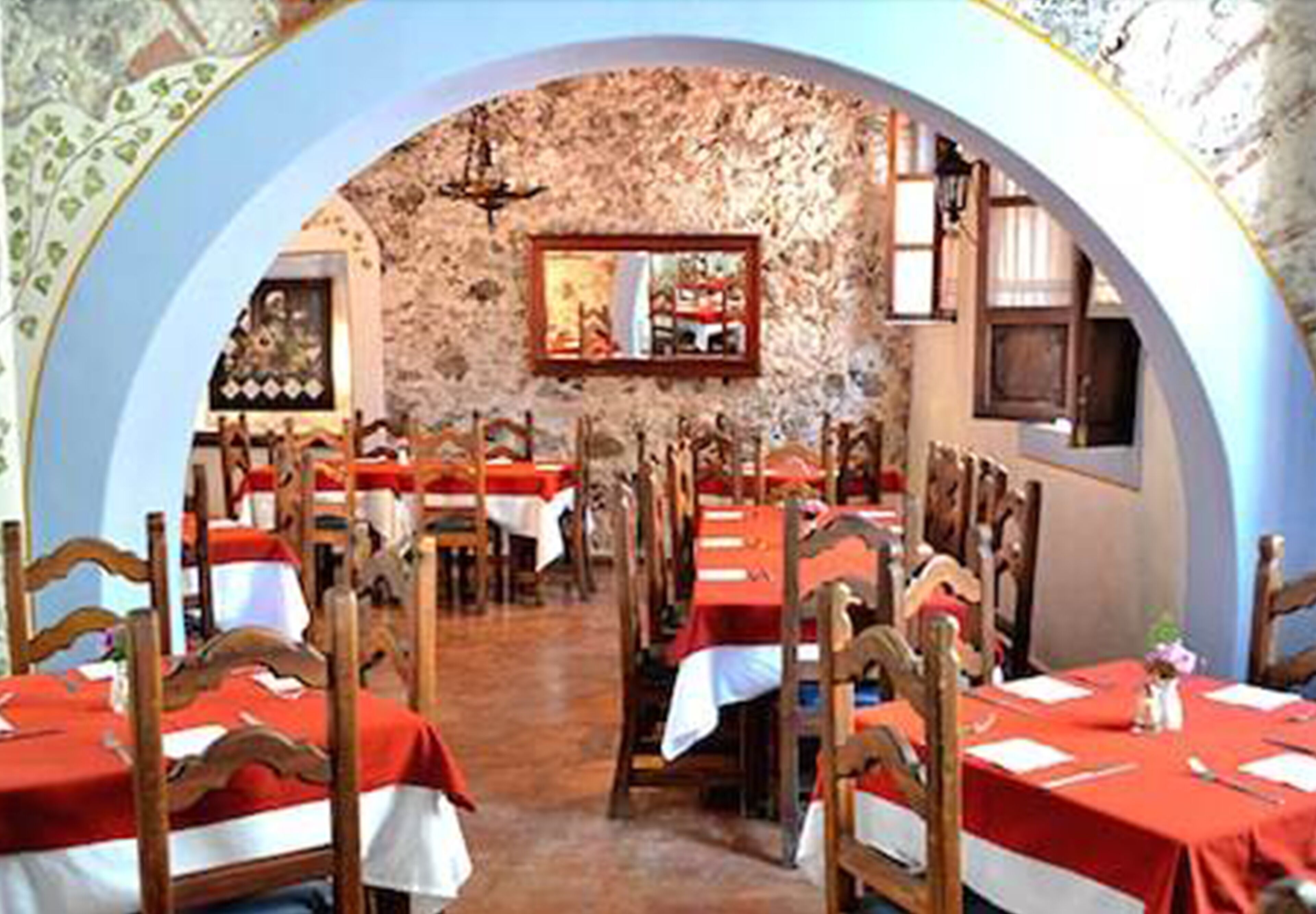 breakfast, lunch, dinner served; regional cuisine