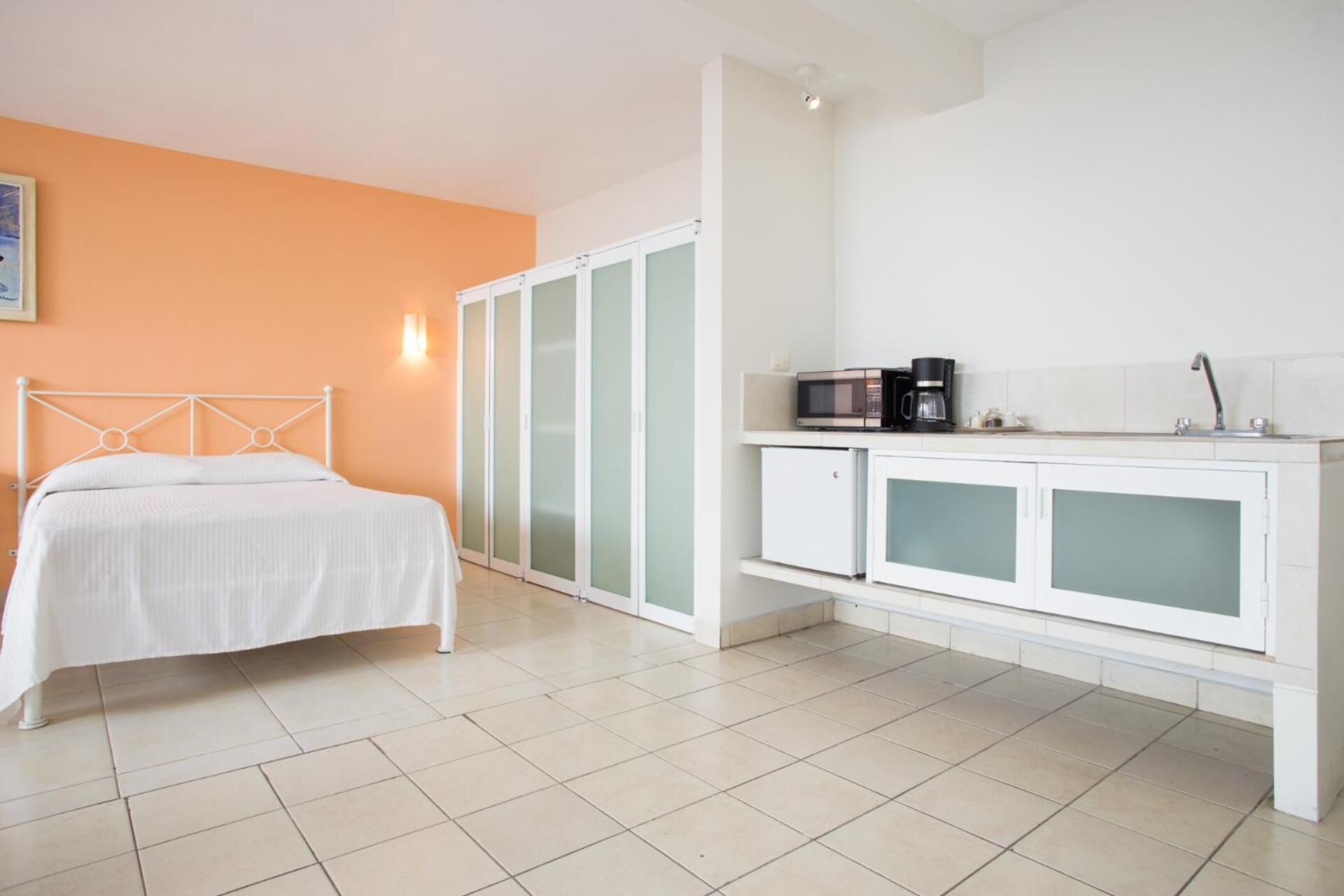 in-room safe, free wifi