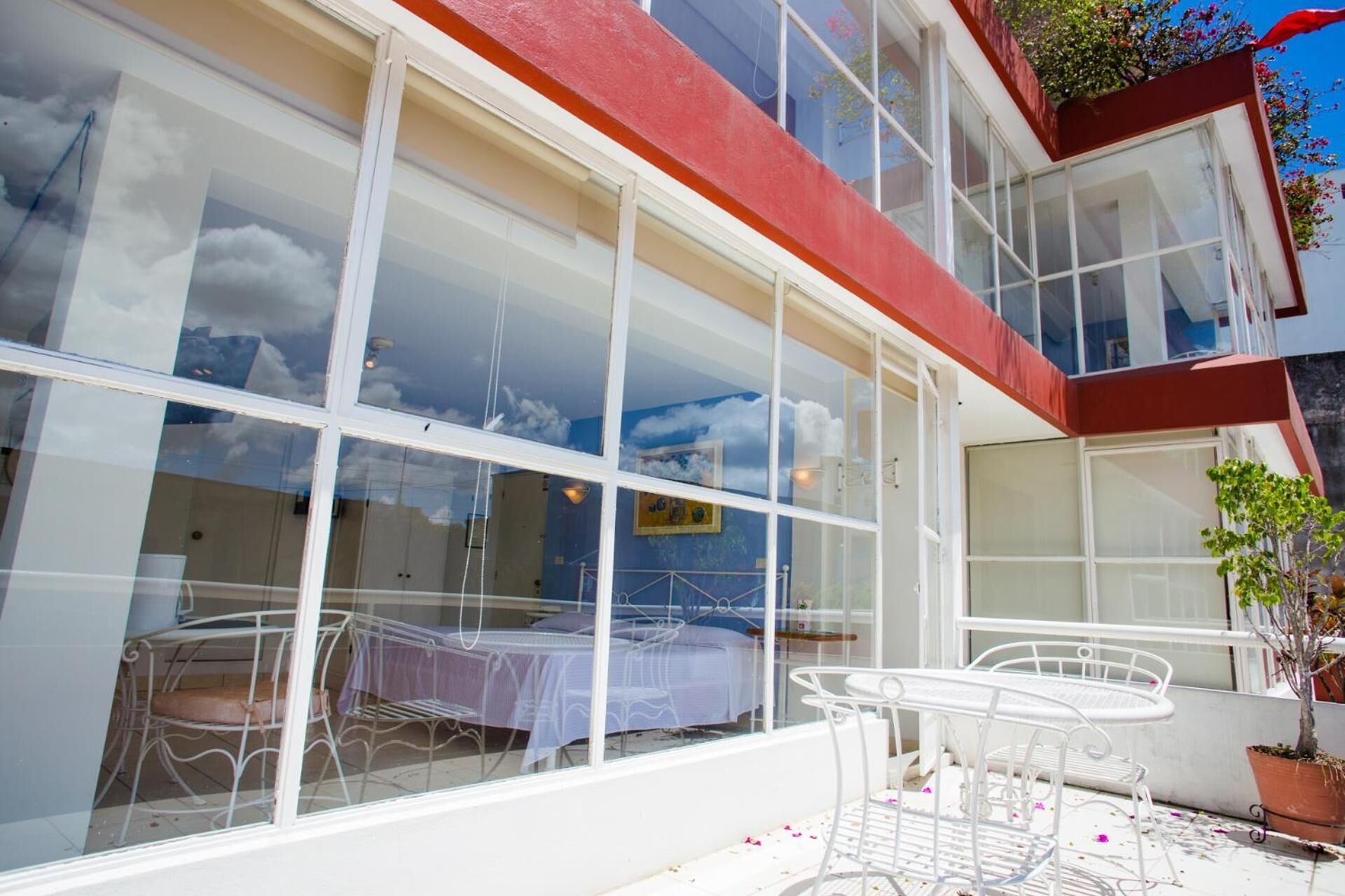 in-room safe, free wifi