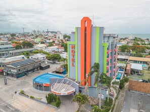 Fachada de la propiedad