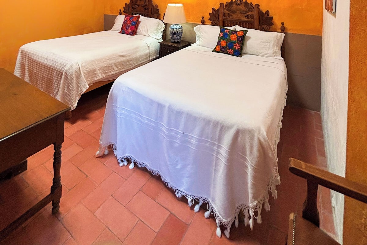 1 quarto, roupas de cama premium, cofres nos quartos