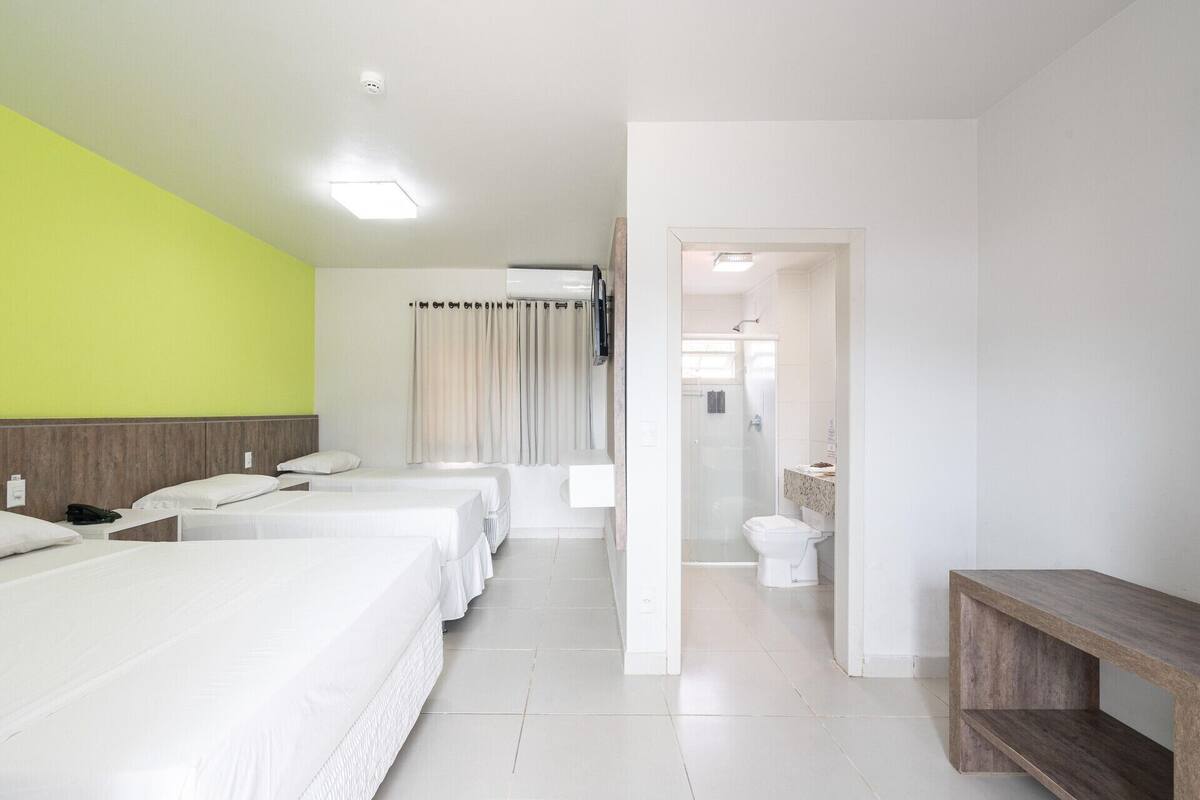 Minibar, cribs (free), WiFi (free), bed sheets