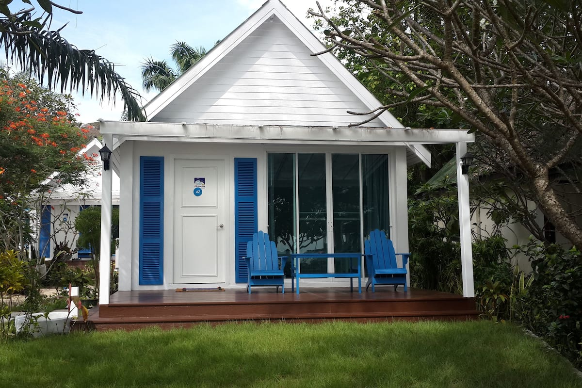 Beach Front Bungalow | Terrace/patio