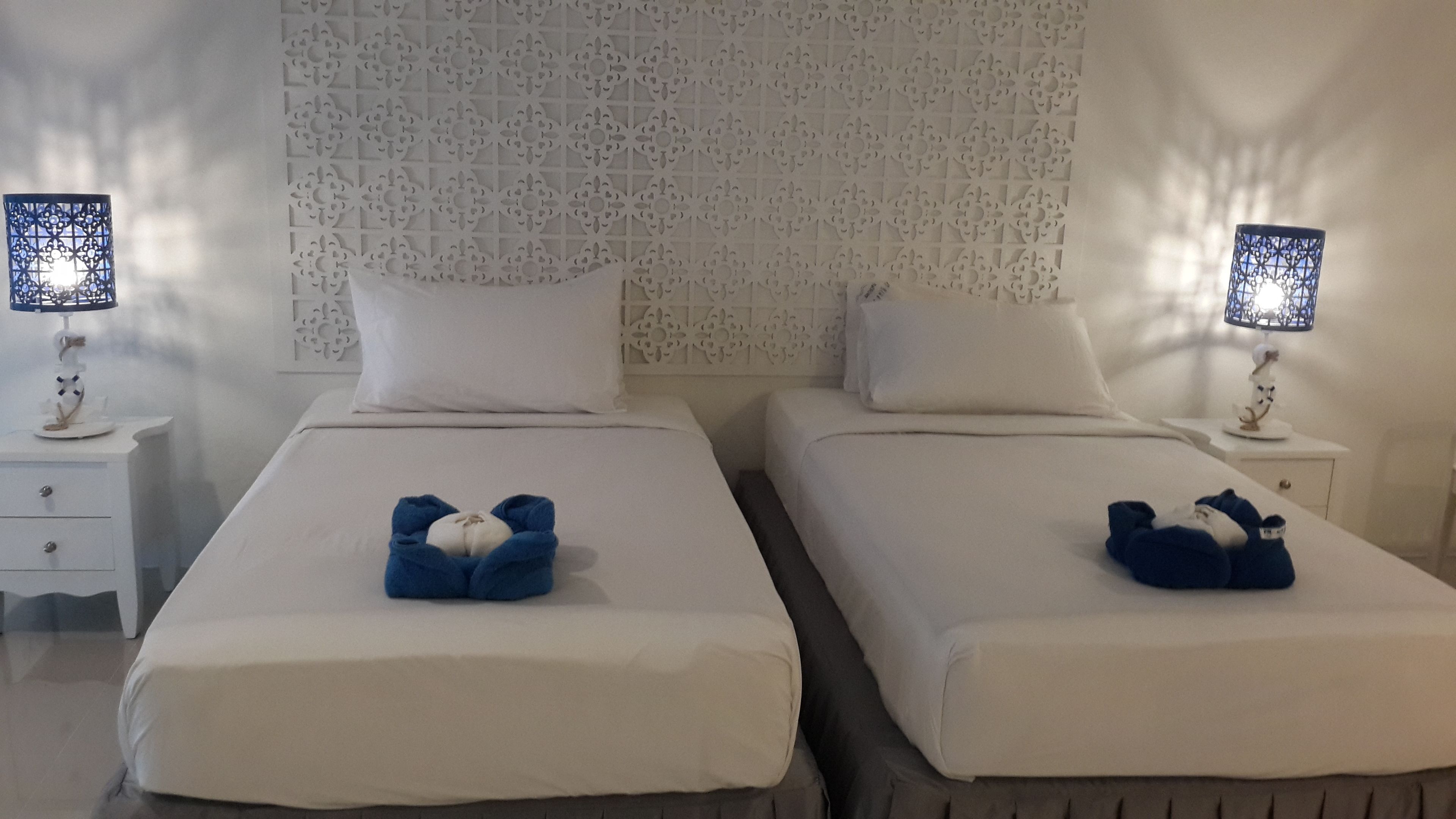 deluxe garden view bungalow | in-room safe