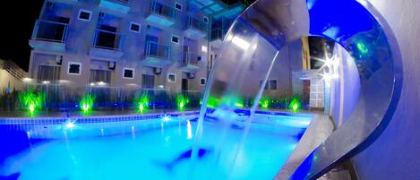 Outdoor pool, open 9:00 AM to 10:00 PM, sun loungers