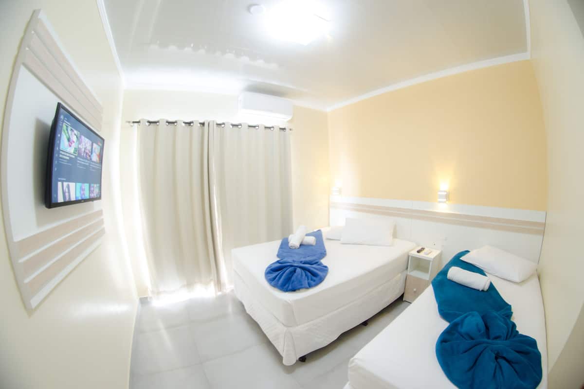 Minibar, desk, blackout drapes, WiFi (free)