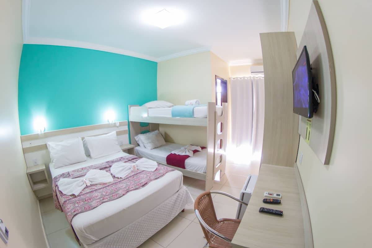 Quadruple Room | Minibar, desk, blackout drapes, WiFi (free)