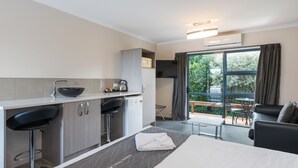 King Studio H | Minibar, WiFi (free) - Matakana House Motel (Matakana)