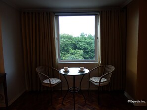 Standard Double Room | In-room dining