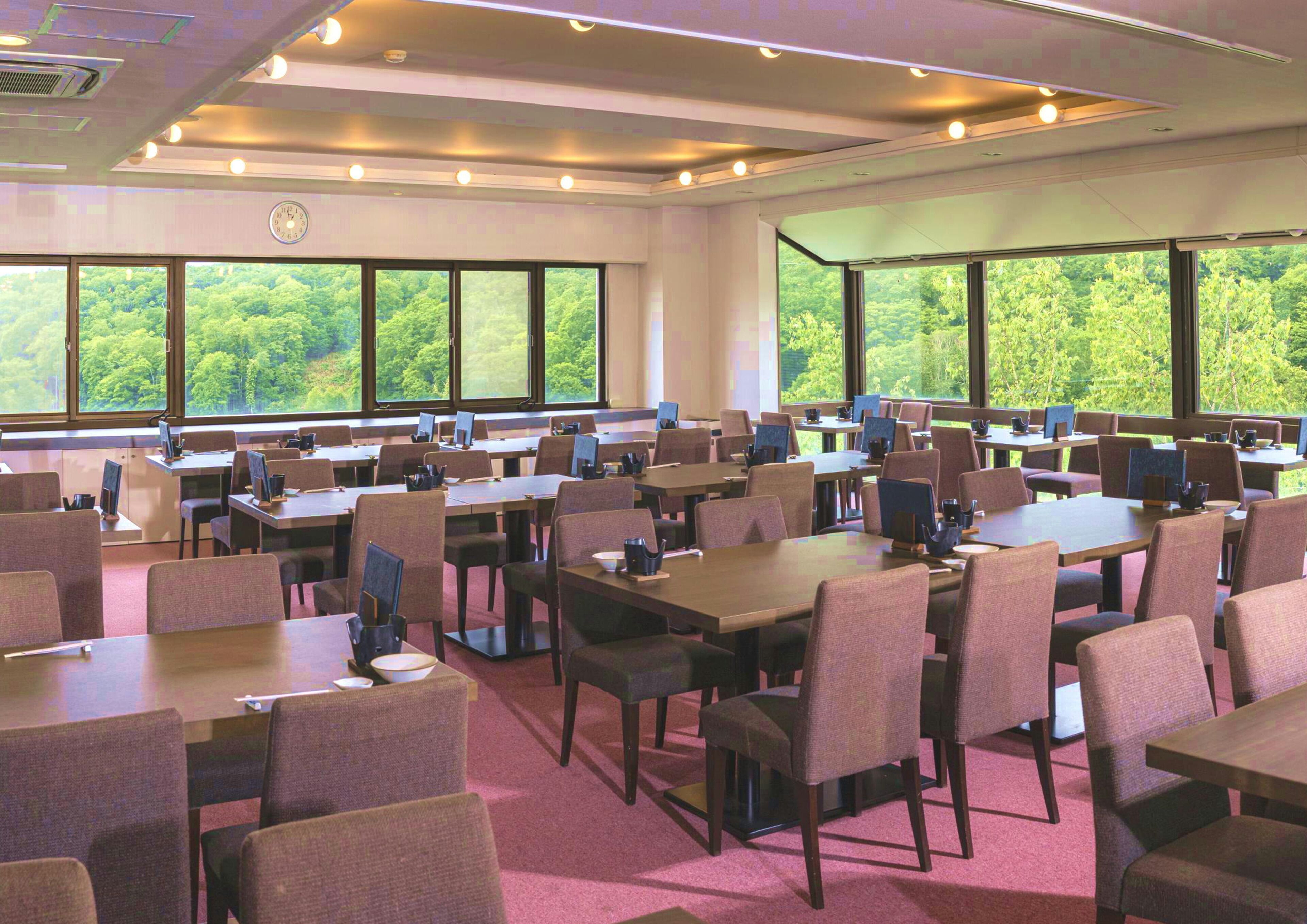 Breakfast, lunch and dinner served