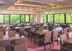 Breakfast, lunch and dinner served