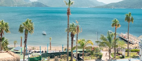 Outdoor pool, pool umbrellas, sun loungers