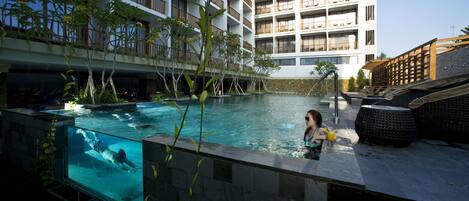 Outdoor pool, pool loungers