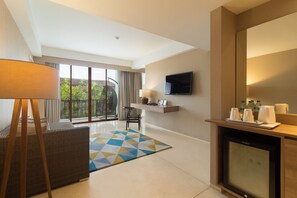 Een 32-inch lcd-televisie met satellietzenders en een televisie