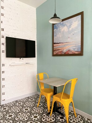 Quadruple Room | Free WiFi, bed sheets