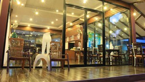 Unclassified image, 5 of 89, button - The Beach Garden Resort (Pattaya)