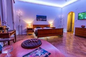 Decoración personalizada, muebles diferentes y wifi gratis