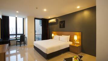 In-room safe, individually decorated, desk, blackout drapes