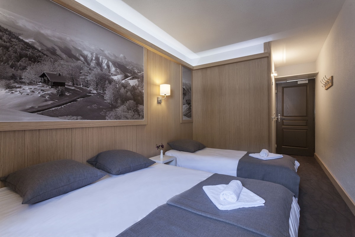 Een kluis op de kamer, gratis babybedden, gratis wifi, beddengoed
