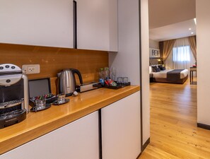 尊榮客房 | 客房內保險箱、獨特裝潢、布置獨特、筆電工作空間