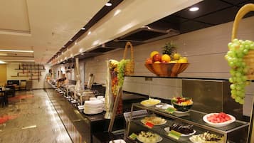 Se sirven cenas y cocina india