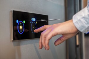 Zimmersafe, Schreibtisch, laptopgeeigneter Arbeitsplatz
