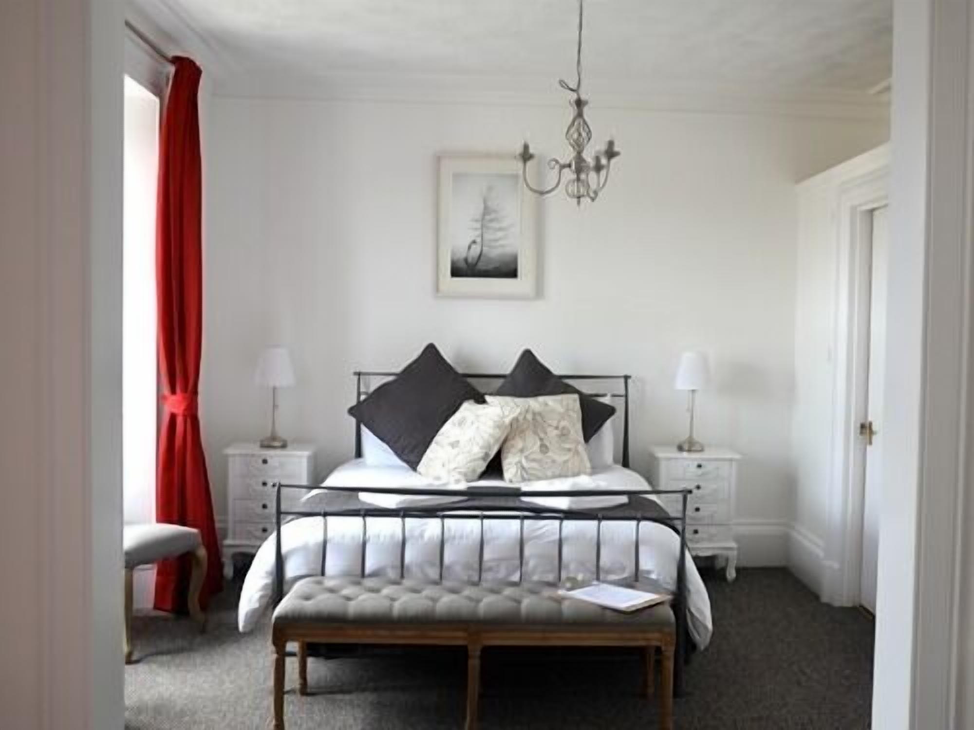 熨斗/熨衣板、免费 WiFi、床单