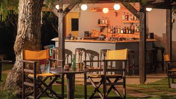 Poolside bar