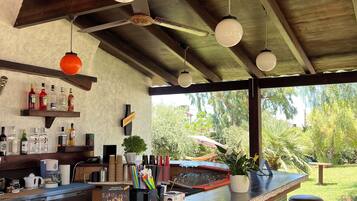 Poolside bar