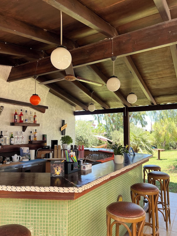 Poolside bar