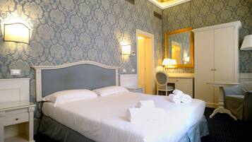 1 Schlafzimmer, Allergikerbettwaren, Daunenbettdecken, Minibar