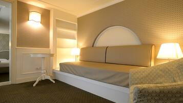 32-inch flat-screen TV with digital channels