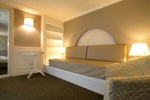 Télévision à écran plat de 32 pouces avec chaînes numériques