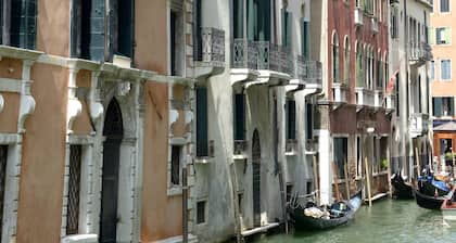 Corte Barozzi Venice Suites