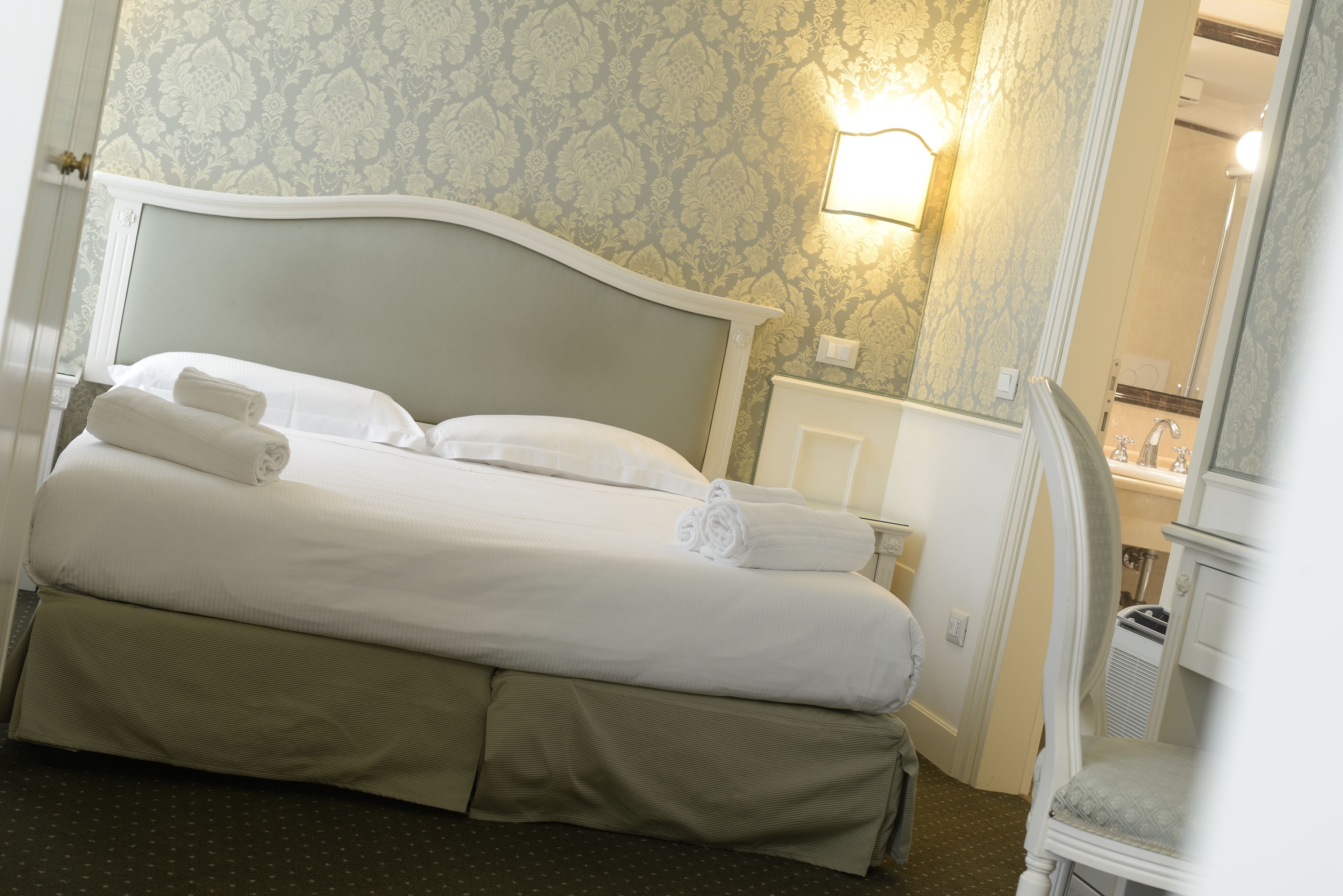 Biancheria da letto ipoallergenica, copriletto in piuma, minibar