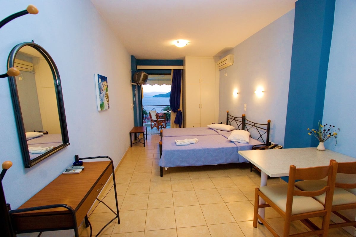 In-room safe, desk, soundproofing, iron/ironing board