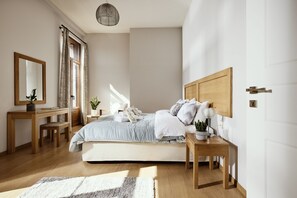 标准双人房或双床房 | 高档床上用品、迷你吧、隔音、熨斗/熨板
