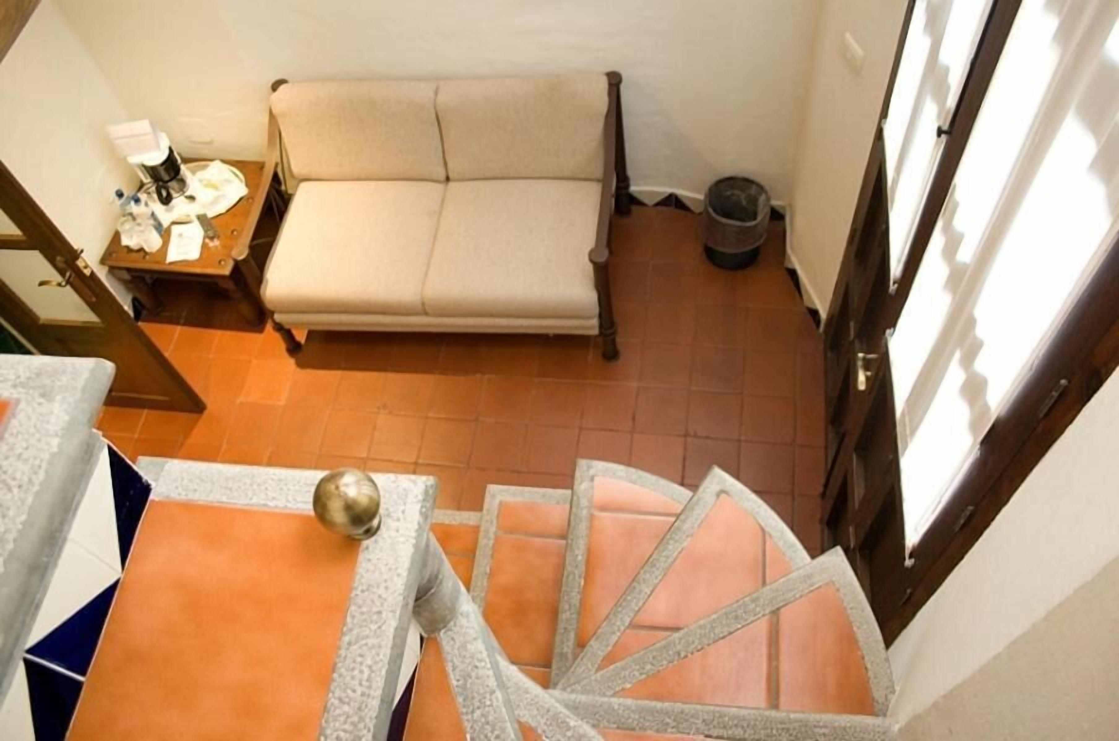 22-inch lcd tv with cable channels, tv